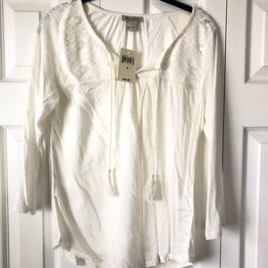 Lucky brand ivory lace tie tee